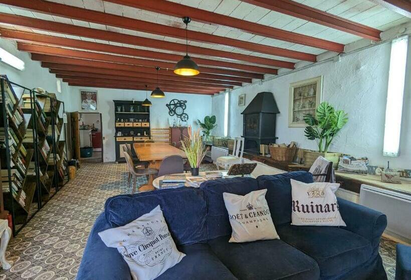 Номер Стандарт, Guestroom Bouges Le Château, 1 Pièce, 2 Personnes   Fr 1 591 523