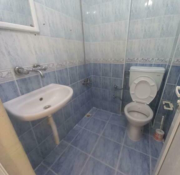 استودیوی استاندارد, Yasemin Apart