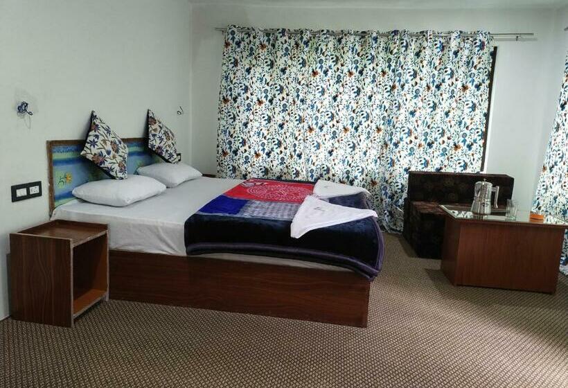 اتاق لوکس, Tip Top Pahalgam