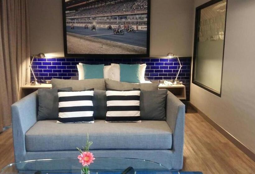 Номер Deluxe, The Crystal Hotel Buriram   Formerly X2 Vibe Buriram