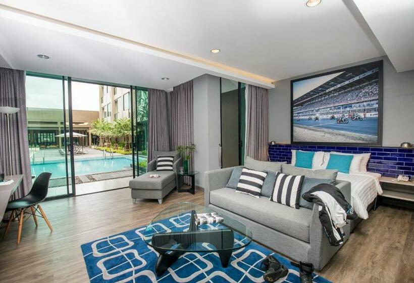 Номер Deluxe, The Crystal Hotel Buriram   Formerly X2 Vibe Buriram