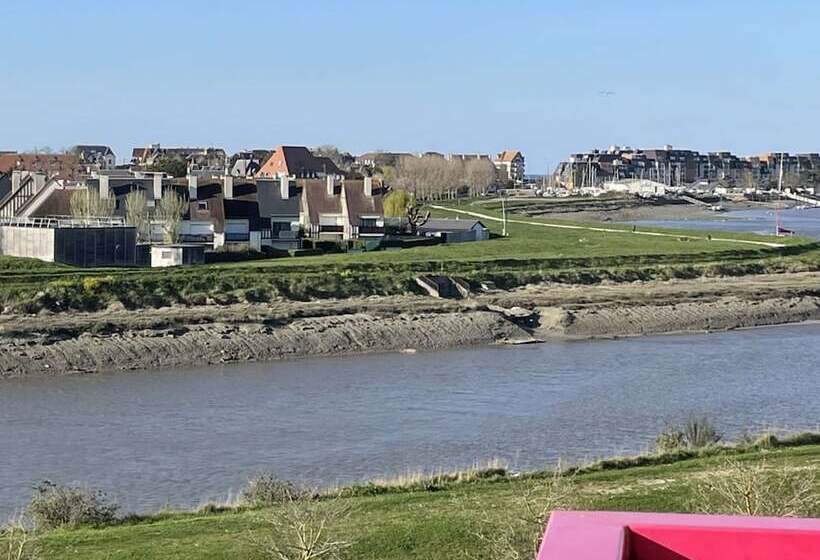 Апартаменты 1 Спальня с Видом, Kyriad Prestige Residence & Spa Cabourg Dives Sur Mer