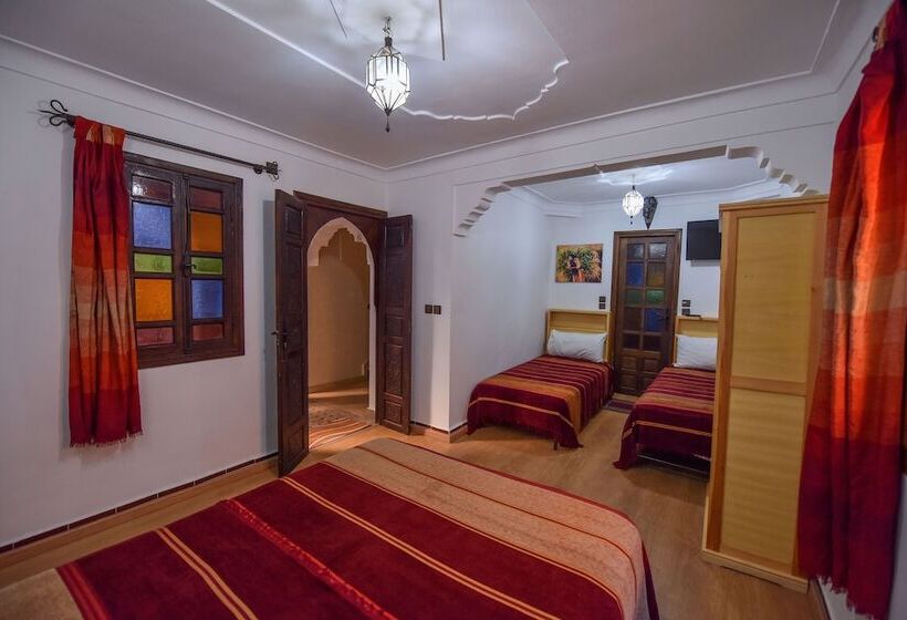 اتاق استاندارد چهار تخته, Riad Assia