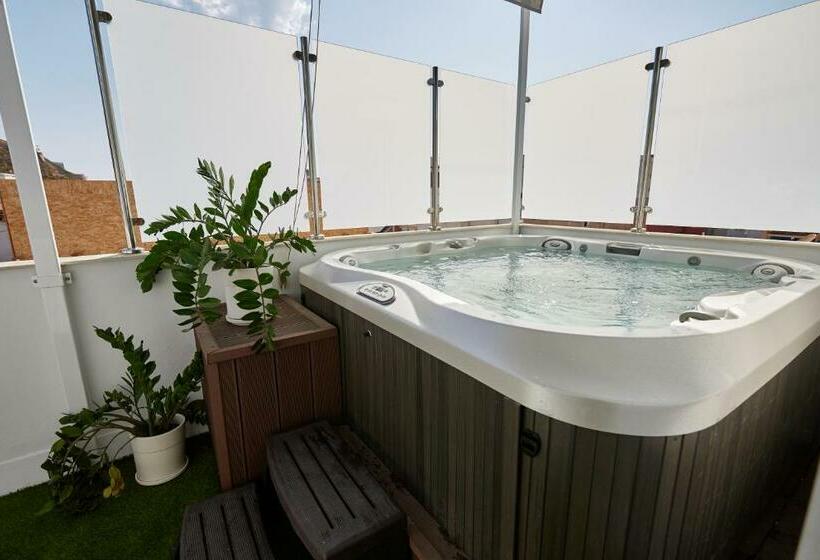 آپارتمان 2 خوابه, Apart Hotel Happy Life