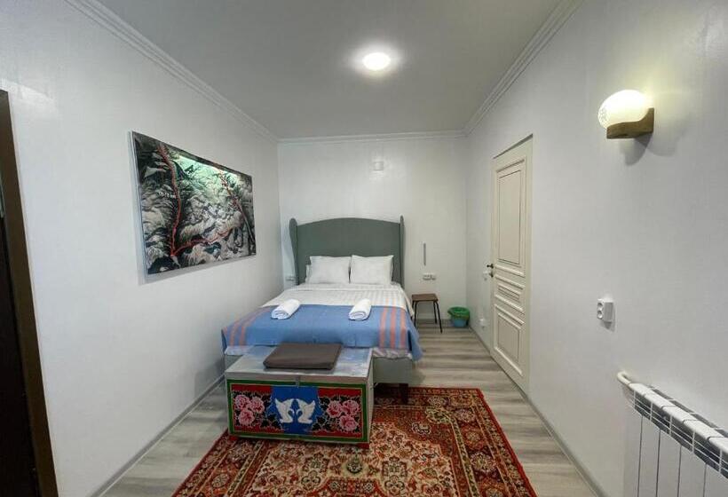 اتاق استاندارد, Duet Hostel &