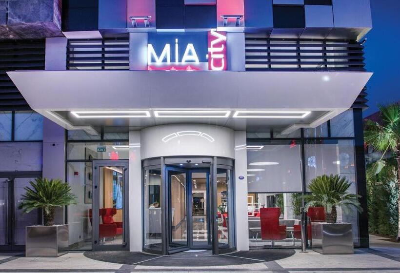 اتاق لوکس, Mia City