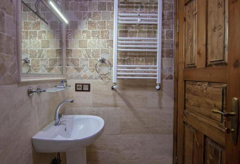 اتاق اکونومی, Peace Stone House