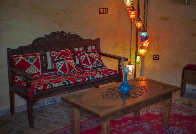 سوییت خانوادگی, Peace Stone House