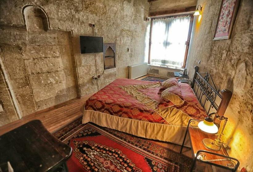 اتاق استاندارد, Century Cave