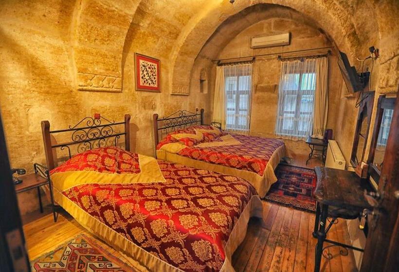 اتاق استاندارد سه نفره, Century Cave