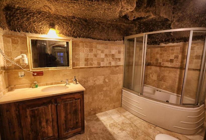 اتاق لوکس سه تخته, Century Cave