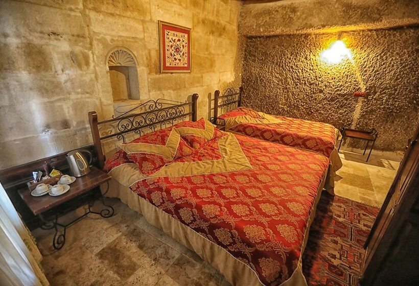 اتاق استاندارد سه نفره, Century Cave