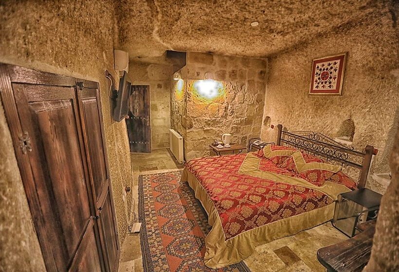 اتاق لوکس, Century Cave