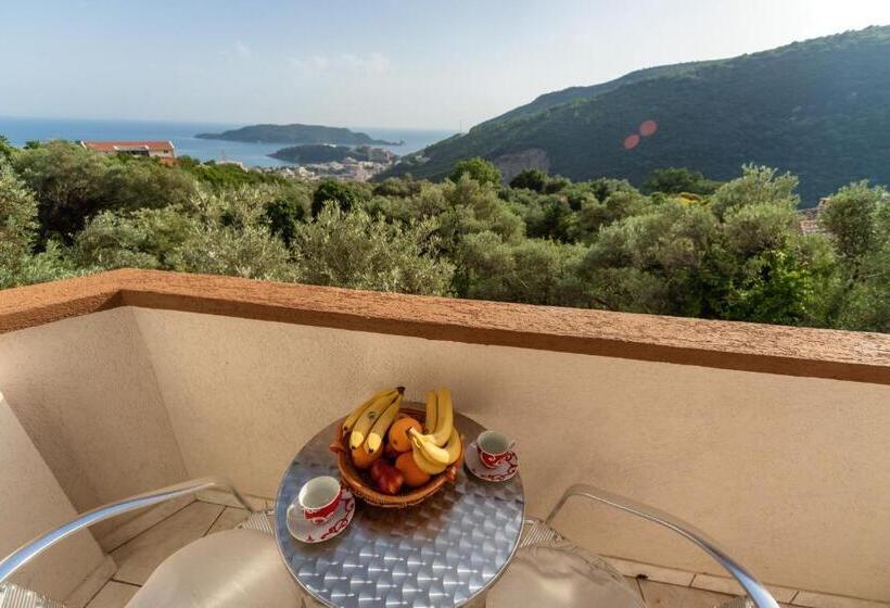 اتاق استاندارد با تراس و چشم‌انداز دریا, Villa Kruna Lux