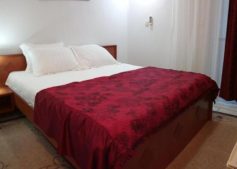 اتاق استاندارد با تراس و چشم‌انداز دریا, Villa Kruna Lux