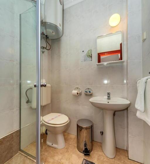 اتاق یک تخته با تراس, Villa Kruna Lux