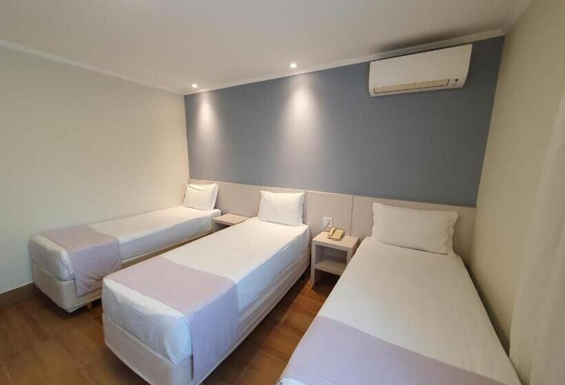 Номер Стандарт Трехместный, Vinhedo Plaza