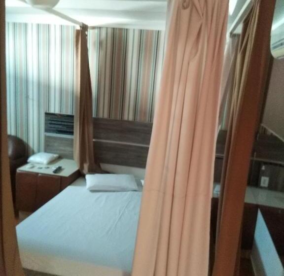 스위트, Classic Hotel E Motel