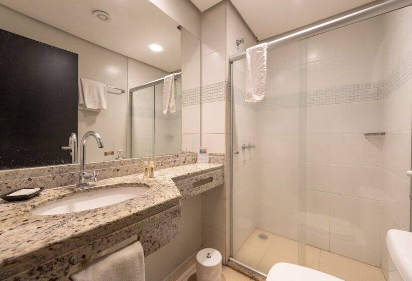 标准间, Class Hotel Passos
