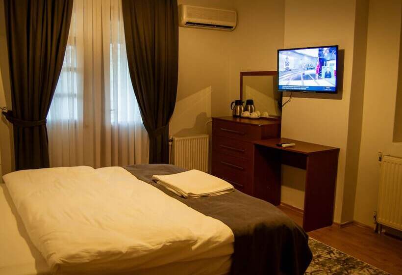 اتاق استاندارد با چشم‌انداز استخر, Kaltur Boutique Otel