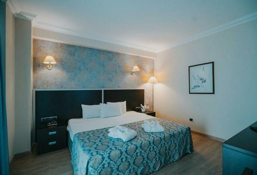 Люкс Кровать Кинг, Ener Old Castle Resort