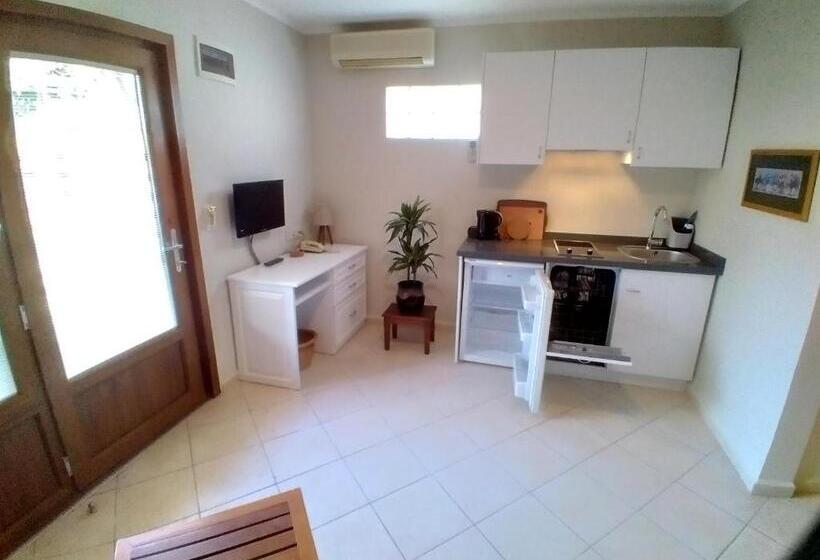 Трехместный Номер Superior, Uzhan Beach