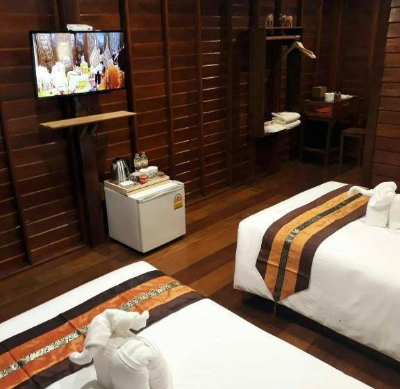 プールビュースタンダードルーム, Chuchaiburi Sri Amphawa