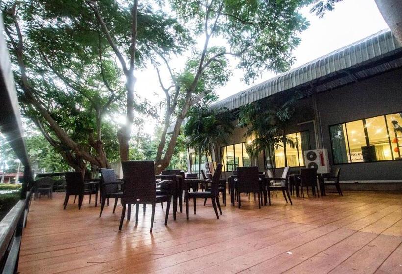 디럭스 스튜디오, Villa Navin