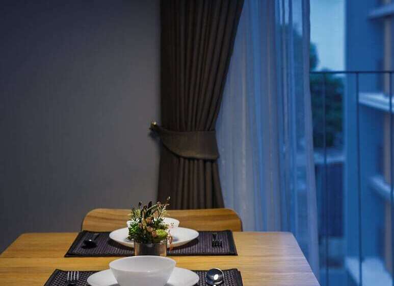 Люкс с Балконом, Madera Residence Sriracha