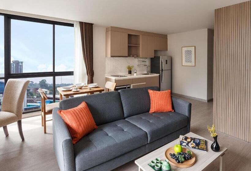 Люкс с Балконом, Madera Residence Sriracha