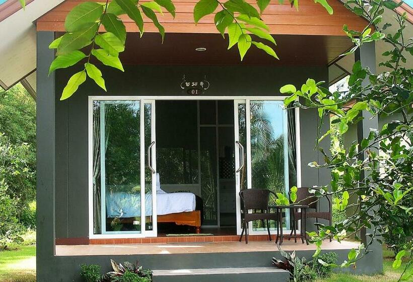 Номер Стандарт Вид на Бассейн, Hongte Khaolak Resort