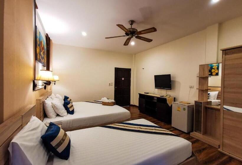 디럭스 트리플 룸, Qg Resort
