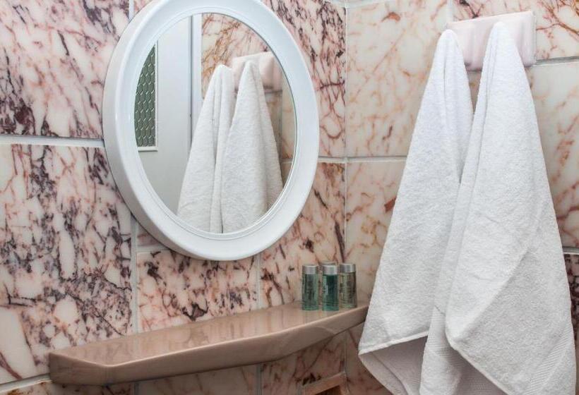 Chambre Triple Standard, Join Us Low Cost Rooms
