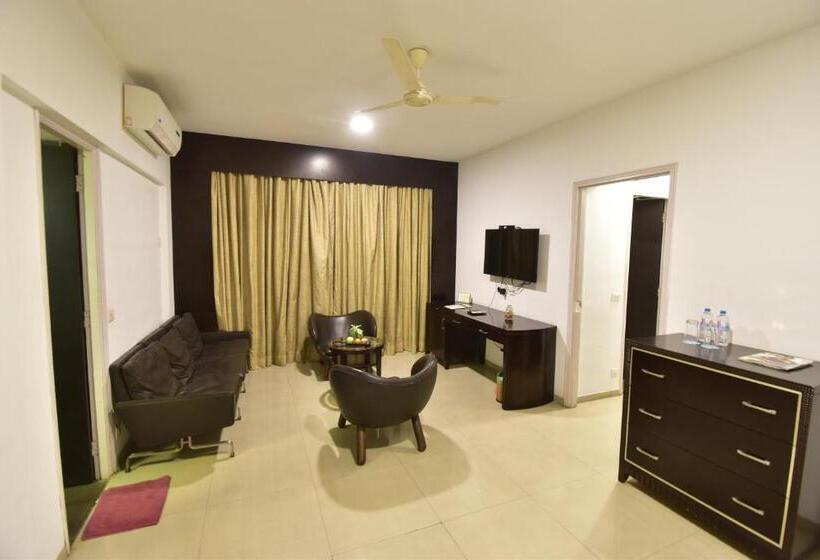 メゾネットスイート, The Fern Residency, Vadgaon   Talegaon, Pune