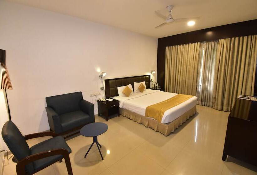 エクゼクティブルーム, The Fern Residency, Vadgaon   Talegaon, Pune
