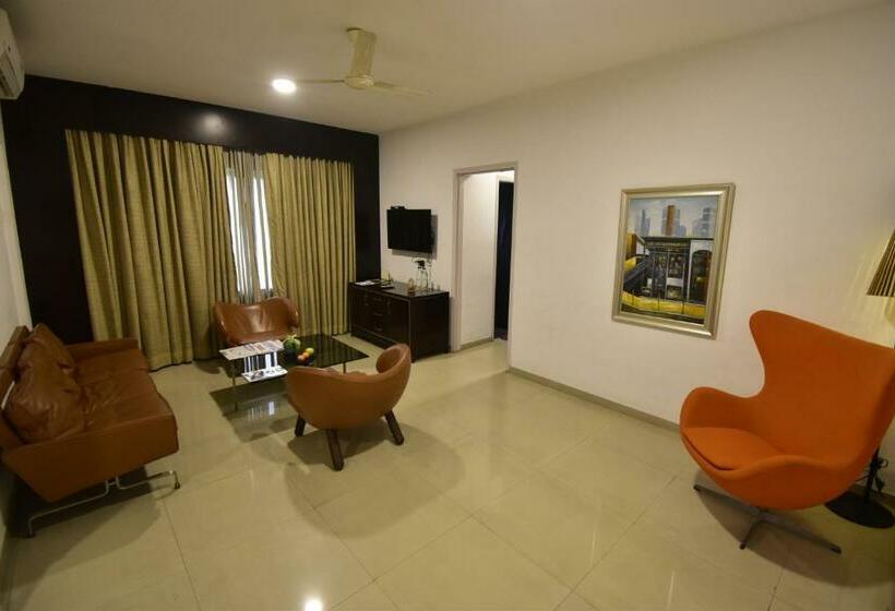 デラックススイート, The Fern Residency, Vadgaon   Talegaon, Pune