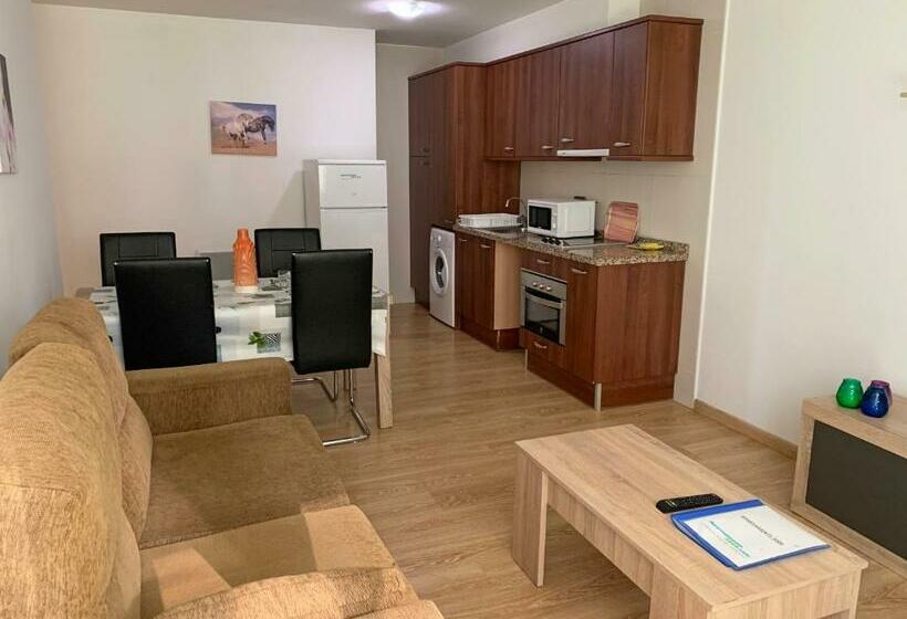 דירת חדר, Apartamentos Araco 3000