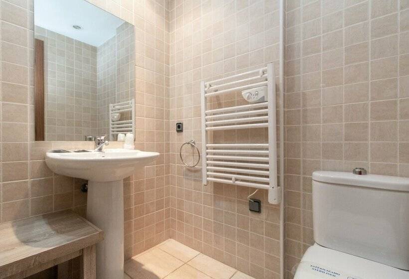 דירת חדר, Apartamentos Araco 3000