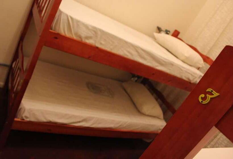 تختخواب در اتاق مشترک, Hostel By Hotel Galicia