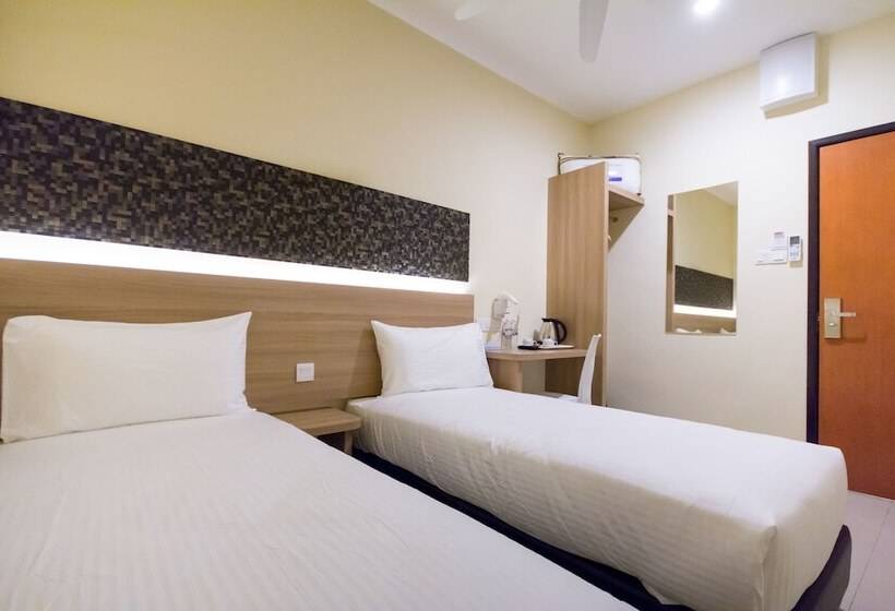 Семейный Номер, 118 Hotel Macalister