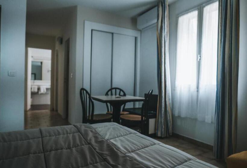 Номер Economy, & Residence Le Subrini