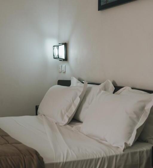 Номер Economy, & Residence Le Subrini