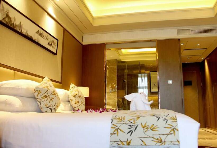 Номер Executive, New Century Grand Hotel Hangzhou Zheshang