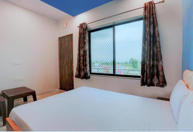 Трехместный Номер Deluxe, (sik106 )hotel Golden Palace & Resort
