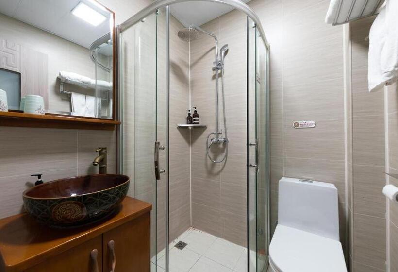 اتاق استاندارد, East Sacred Hotel ᴸᴱo   Foreign Accept   Two Minutes Walk To Subway 丨tourism Service English Speakin