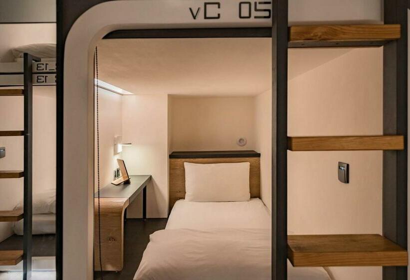 تختخواب در اتاق مشترک, Taiwan Youth Hostel & Capsule