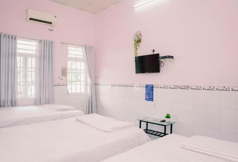 اتاق خانوادگی, Phương Tú Hostel