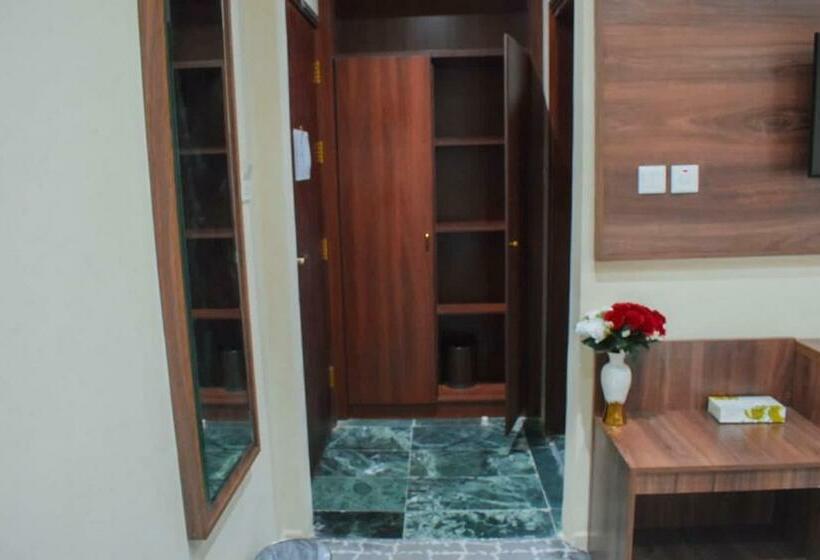 اتاق استاندارد چهار تخته, فندق ودام 4 العزيزية