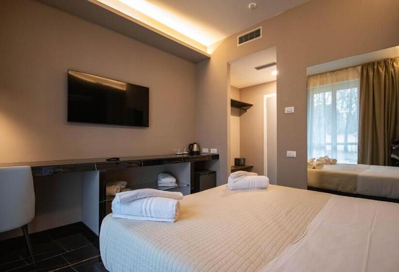 Номер Стандарт с Балконом, Emma Hotel Bologna Fiera
