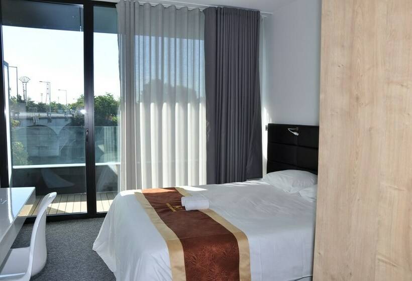 Номер Стандарт с Балконом, Hôtel De La Seine